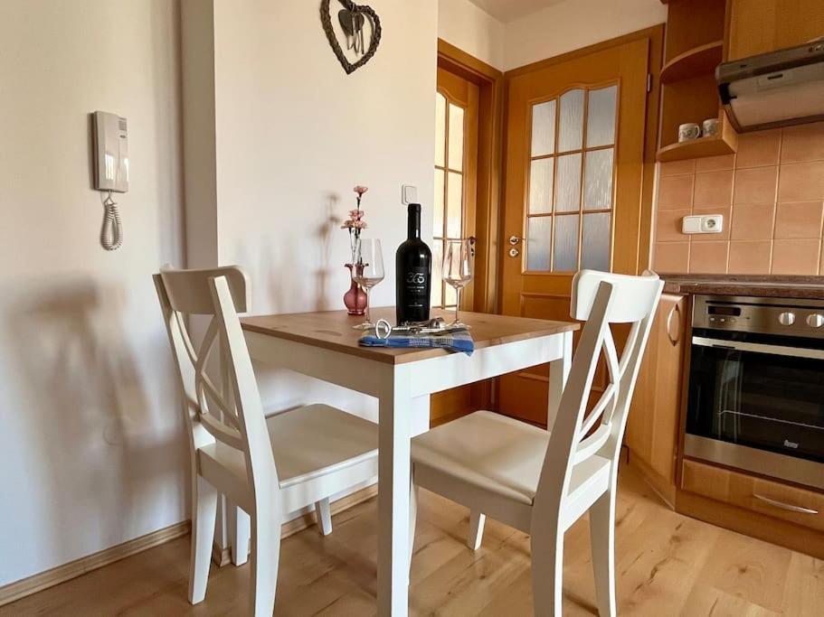 Apartmán s terasou u lázeňské kolonády Apartamento Poděbrady Exterior foto