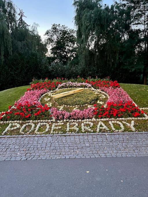 Apartmán s terasou u lázeňské kolonády Apartamento Poděbrady Exterior foto