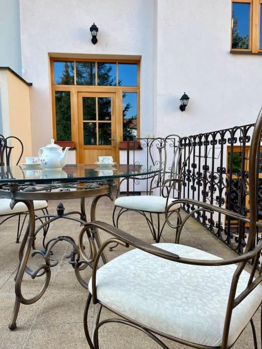 Apartmán s terasou u lázeňské kolonády Apartamento Poděbrady Exterior foto