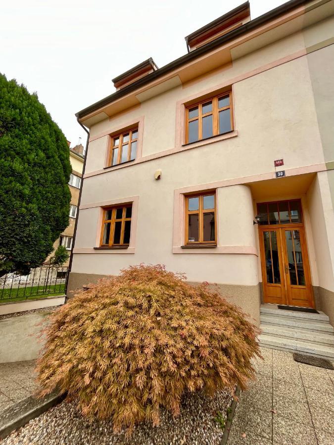Apartmán s terasou u lázeňské kolonády Apartamento Poděbrady Exterior foto